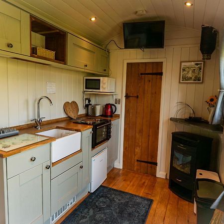Hostal Lavender Retreat With Private Hot Tub Upper Hulme Exterior foto