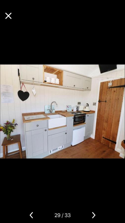 Hostal Lavender Retreat With Private Hot Tub Upper Hulme Exterior foto
