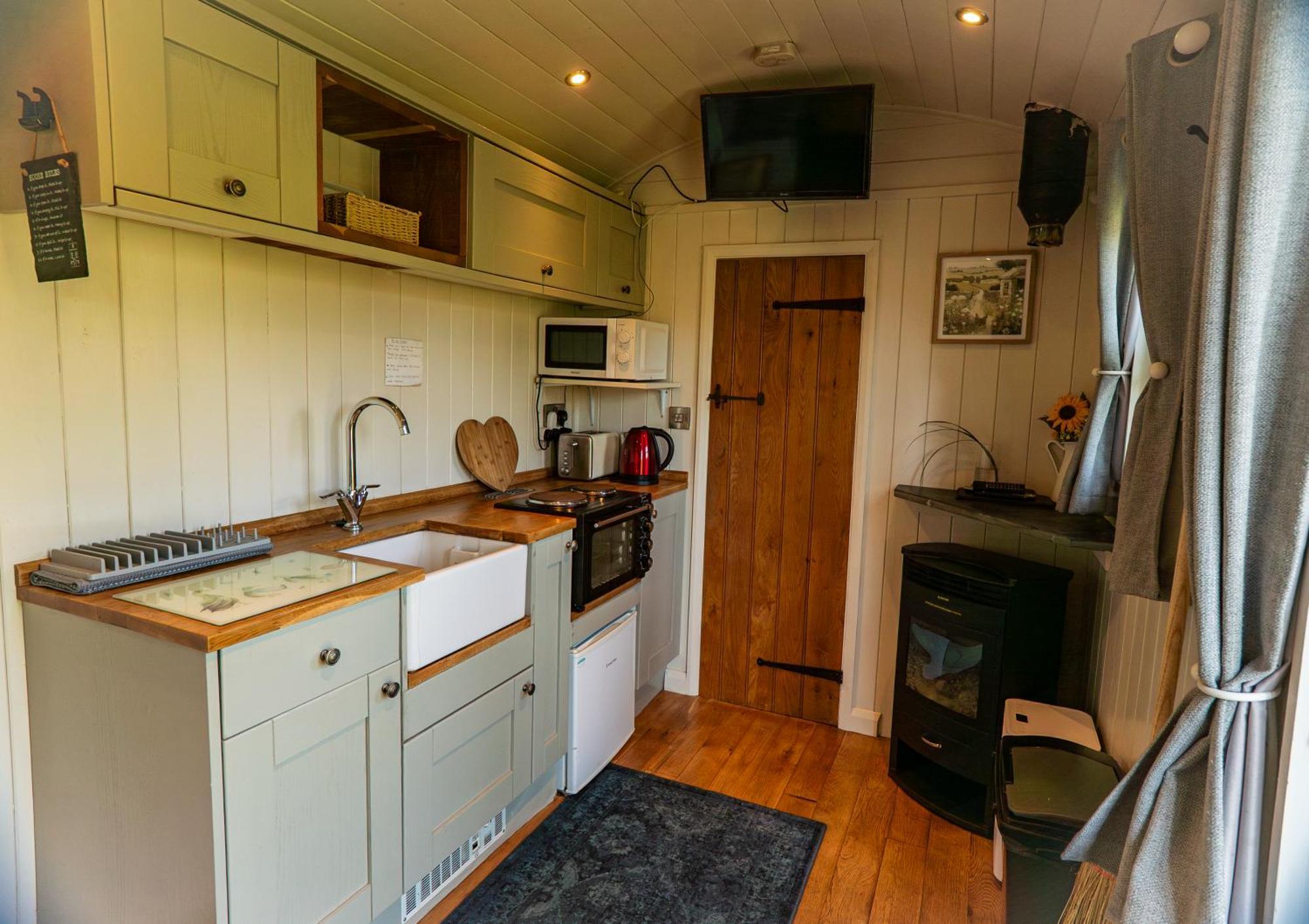 Hostal Lavender Retreat With Private Hot Tub Upper Hulme Exterior foto
